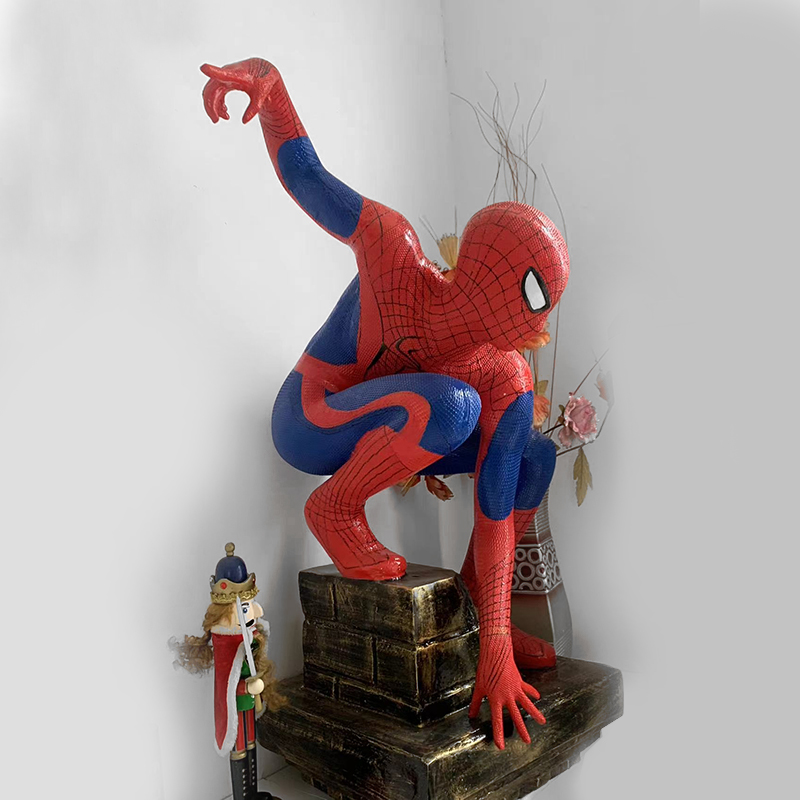 Statue di Spiderman a grandezza naturale - Scultura di resina premium per decorazioni per la casa ed eventi